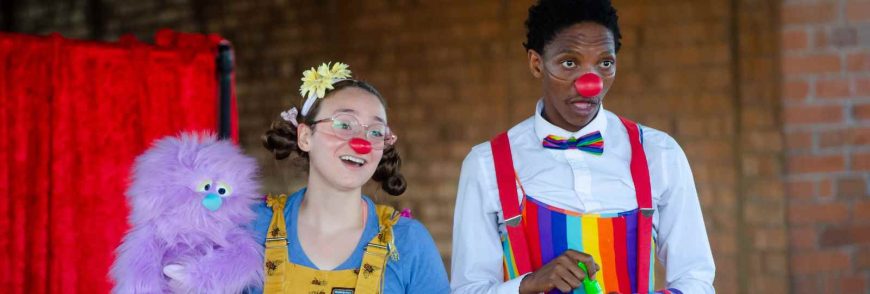 Meet Lively Clowns (and Puppets) Who Defend Kids’ Right to Play in Zimbabwe
